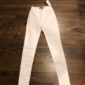 Super High Waisted Jeans.